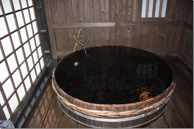 古湯温泉、大和屋の家族風呂・樽湯