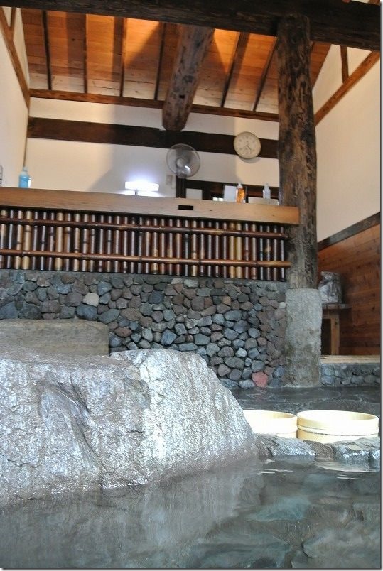 玖珠、野田温泉の家族風呂。岩風呂