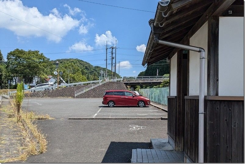 「源じいの森駅」の駐車場